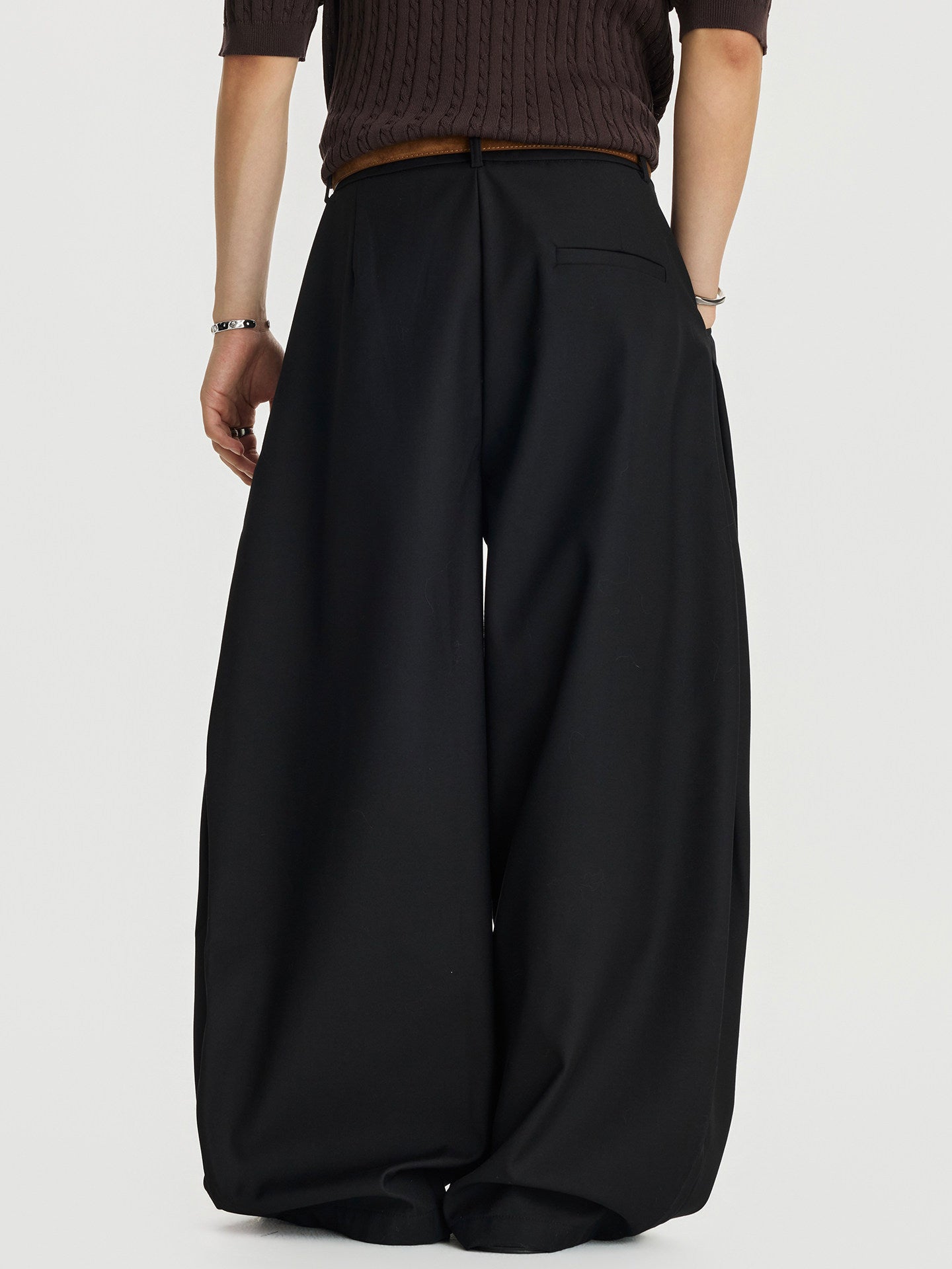 Draped Clean Fit Wide-Leg Pants