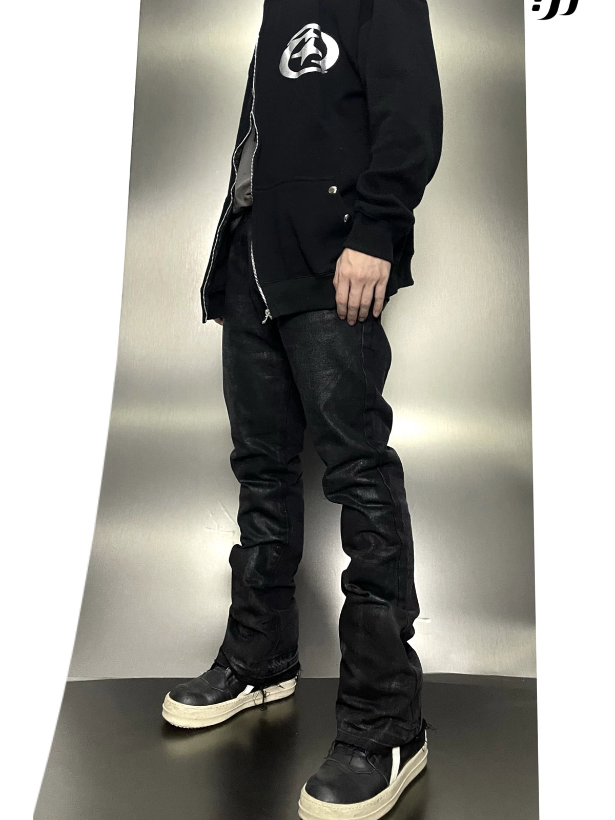 Micro-flared Destroyed Wax Pants