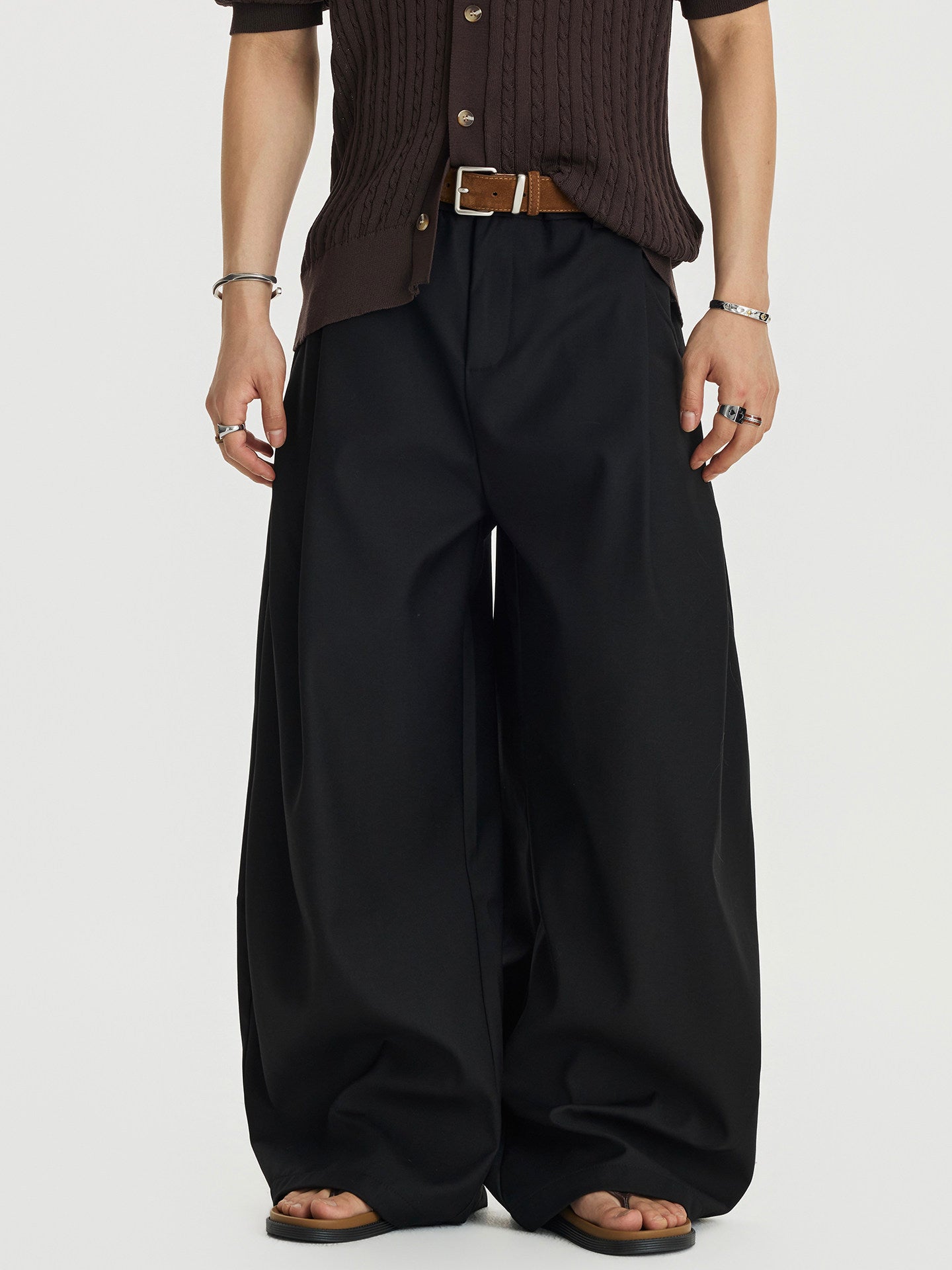 Draped Clean Fit Wide-Leg Pants