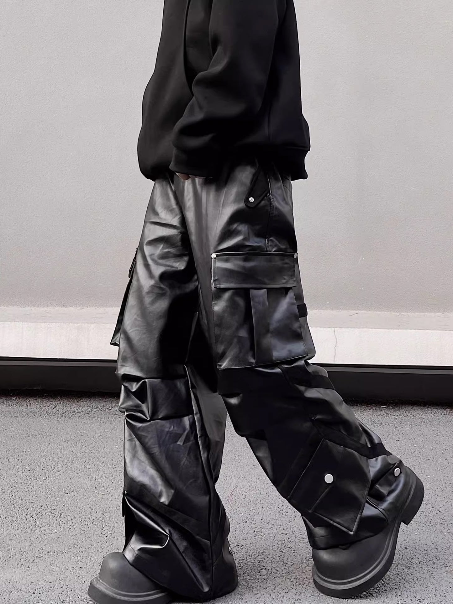 PLEATS LEATHER CARGO PANTS